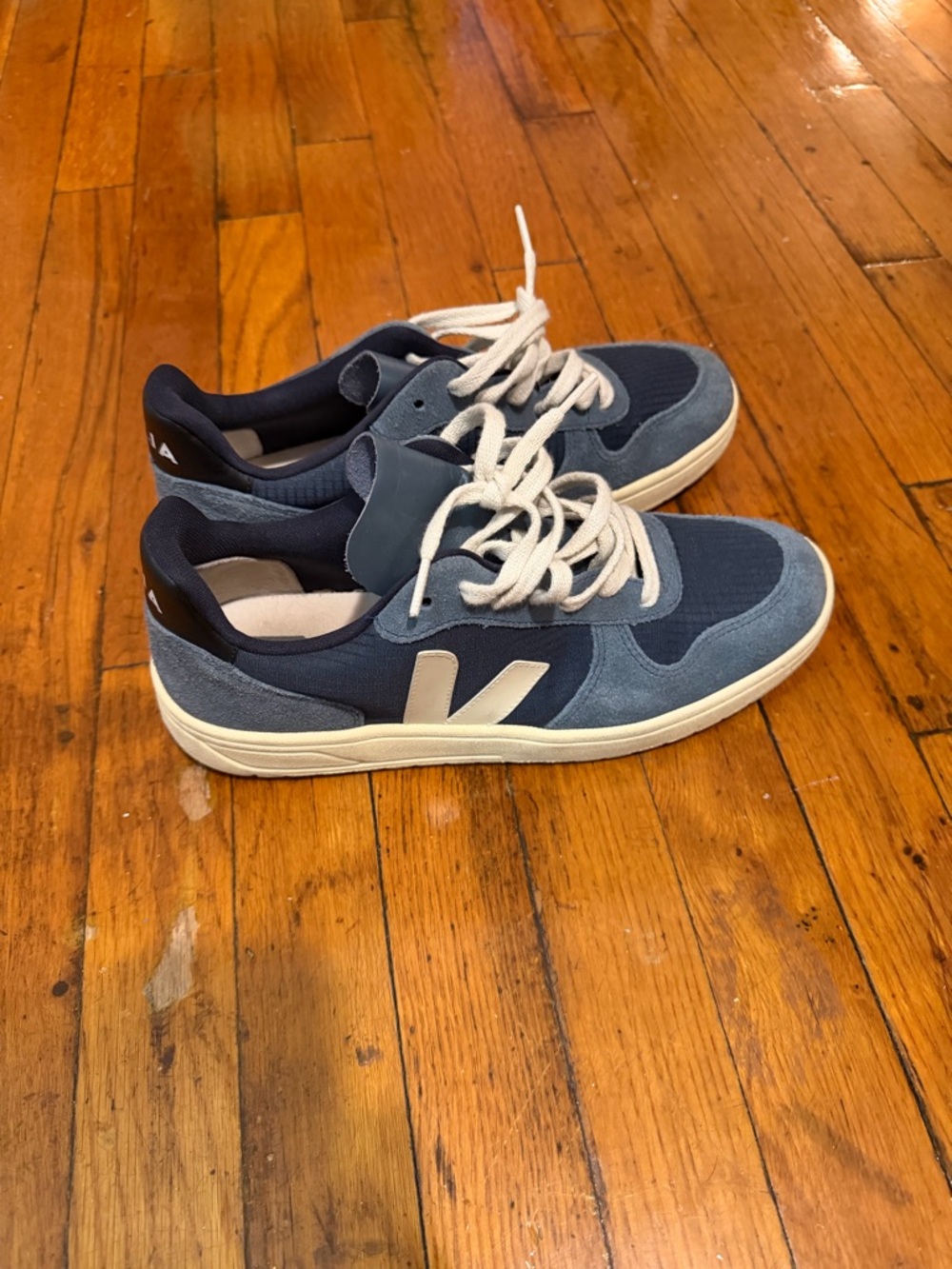 Veja Women’s Campo Sneakers